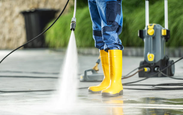 Best Deck Pressure Washing  in Lucerne, CA
